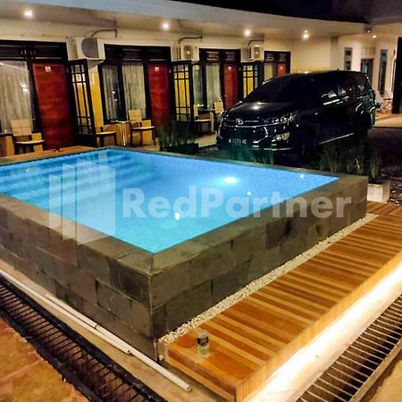 The Paragon Hotel Cilacap Redpartner Экстерьер фото