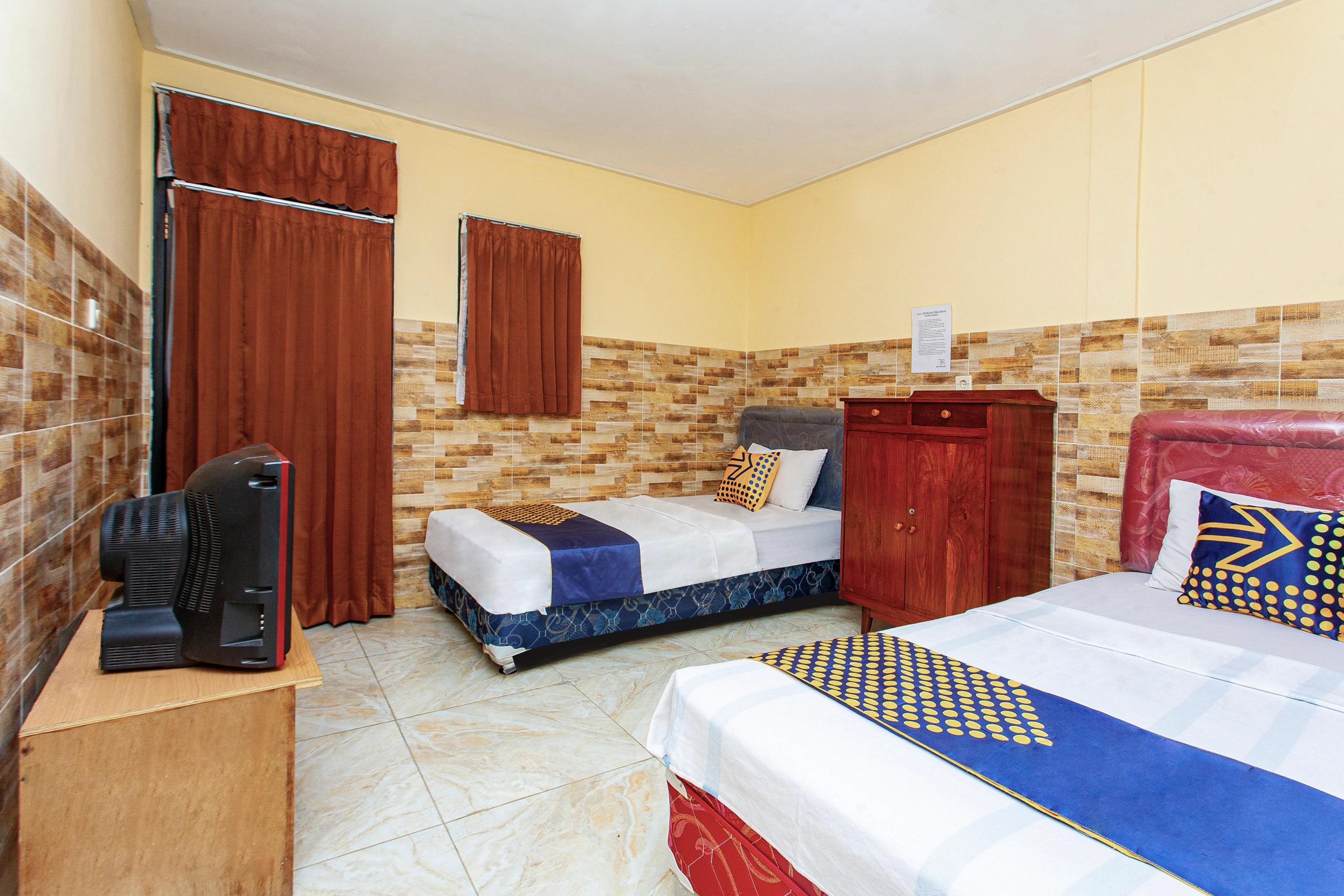 The Paragon Hotel Cilacap Redpartner Экстерьер фото
