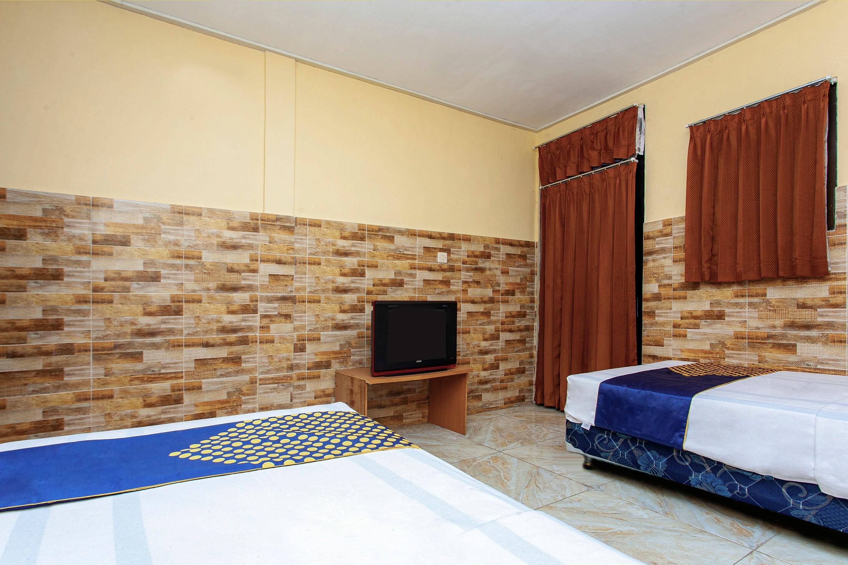The Paragon Hotel Cilacap Redpartner Экстерьер фото