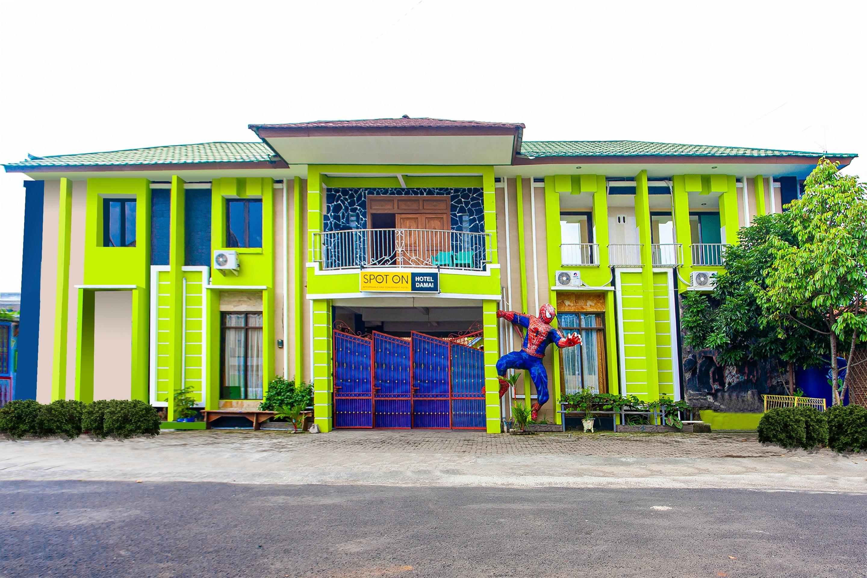 The Paragon Hotel Cilacap Redpartner Экстерьер фото