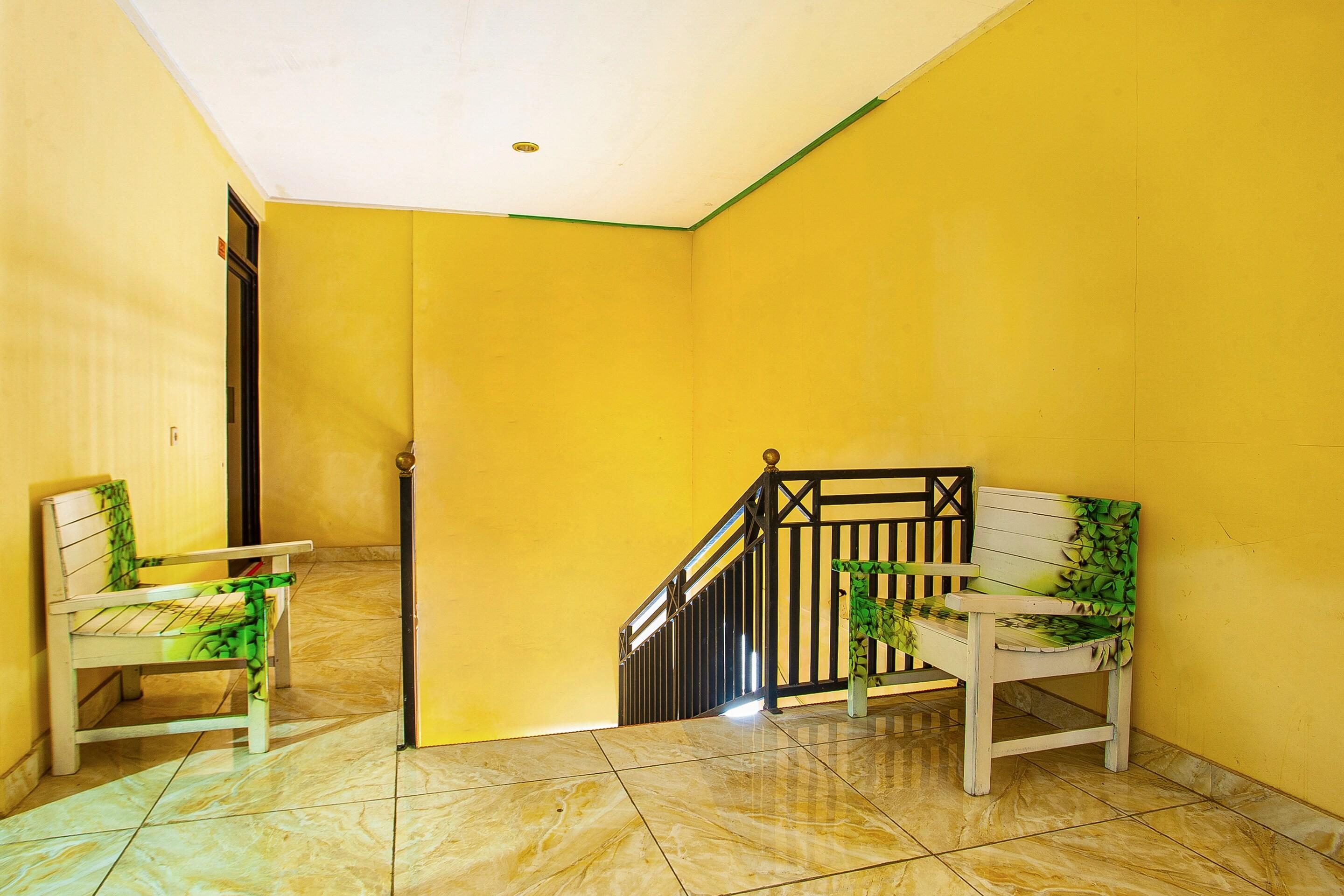 The Paragon Hotel Cilacap Redpartner Экстерьер фото