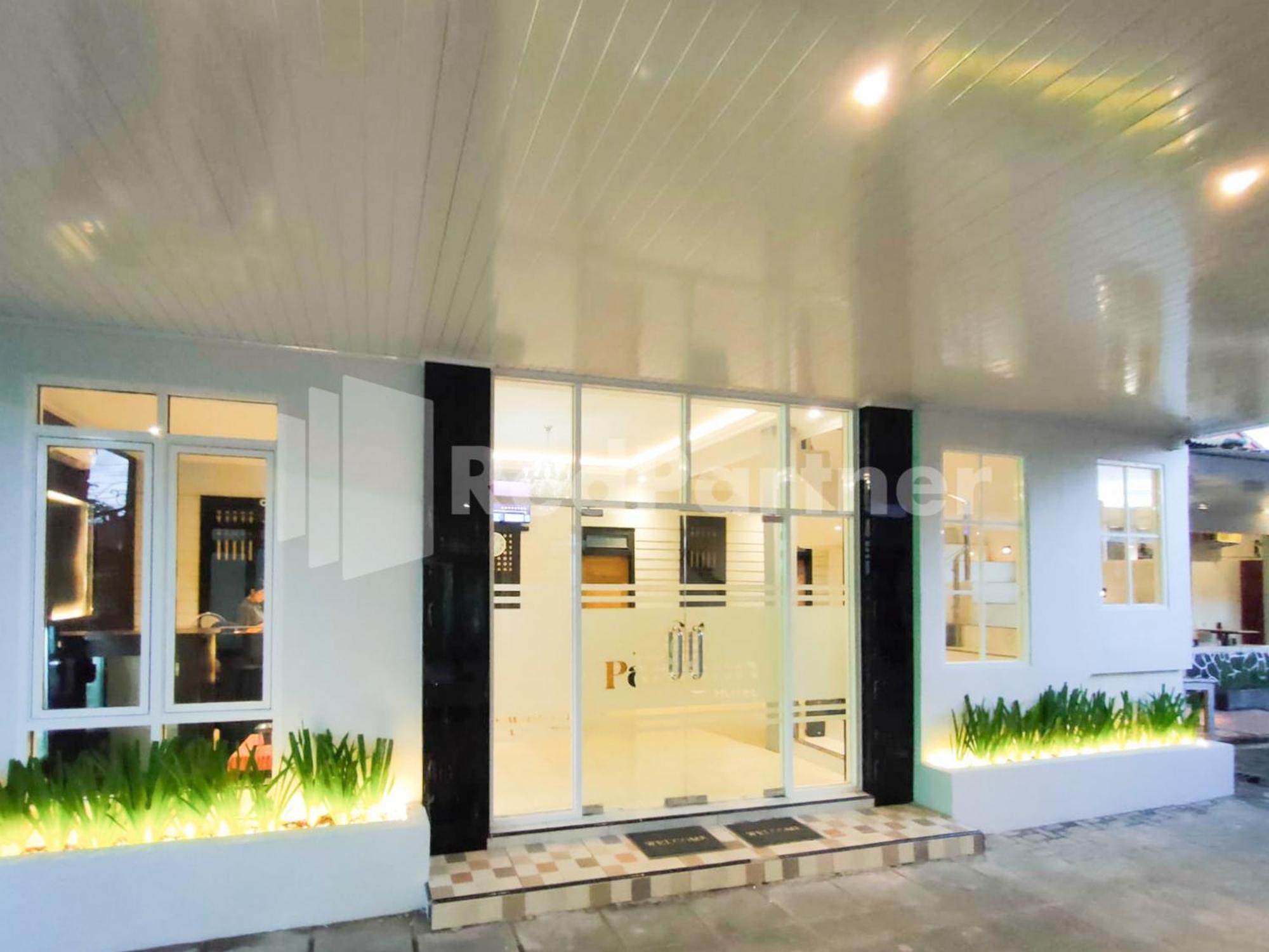 The Paragon Hotel Cilacap Redpartner Экстерьер фото