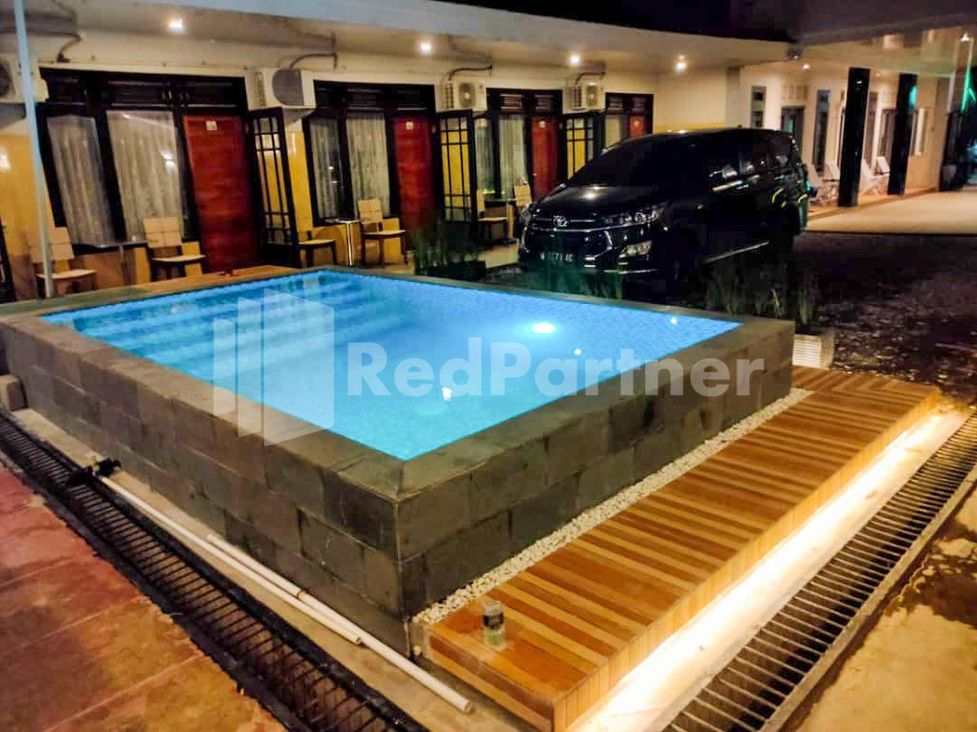 The Paragon Hotel Cilacap Redpartner Экстерьер фото